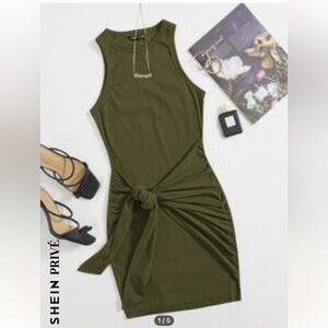 Sleeveless mini dress-dark green